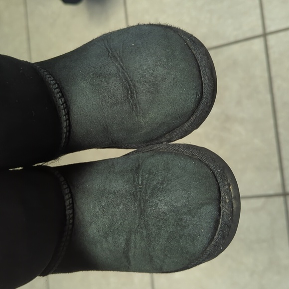 Little Girl Uggs - Picture 7 of 7